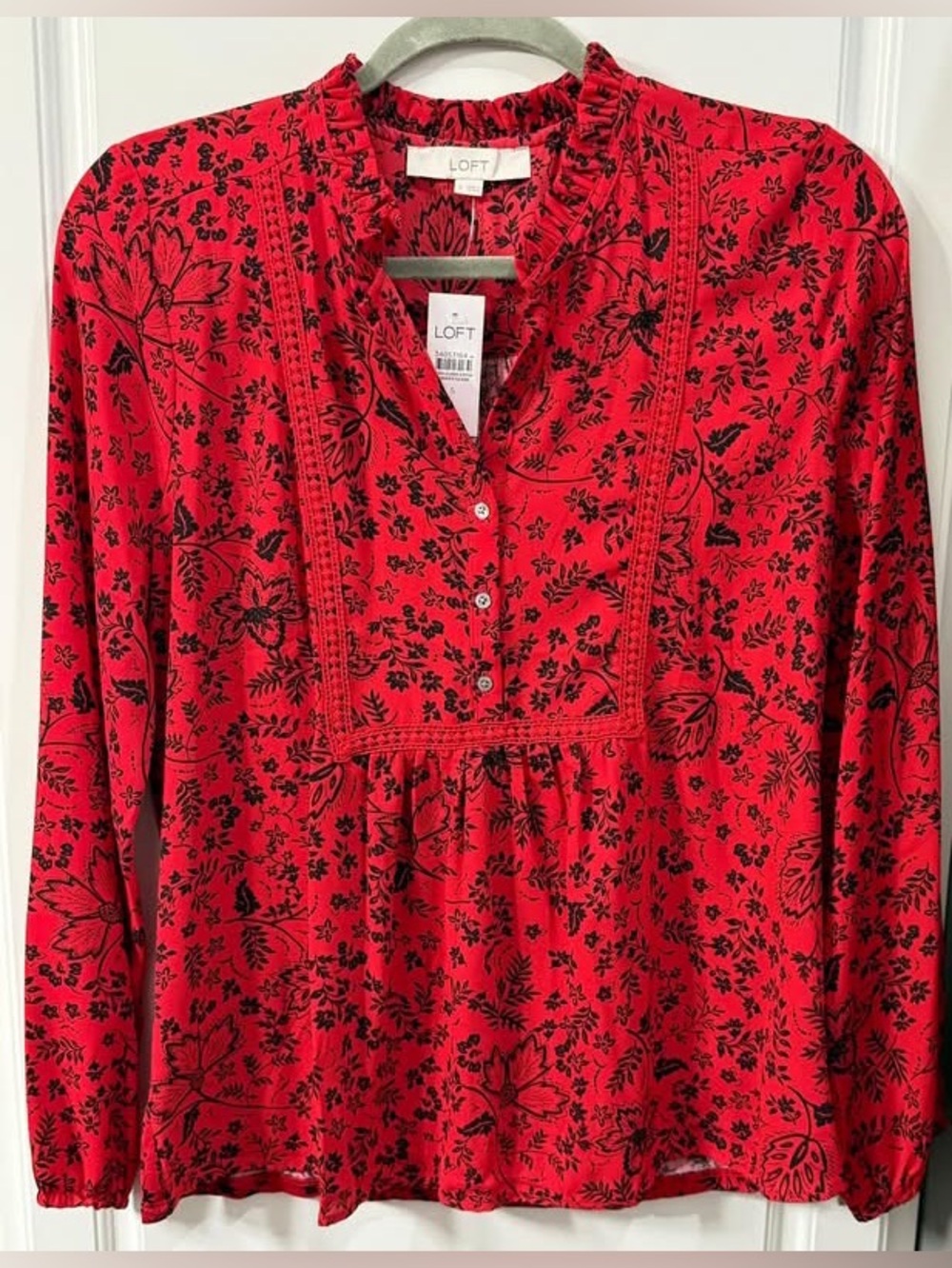 NEW! Women’s Loft Long Sleeve Blouse